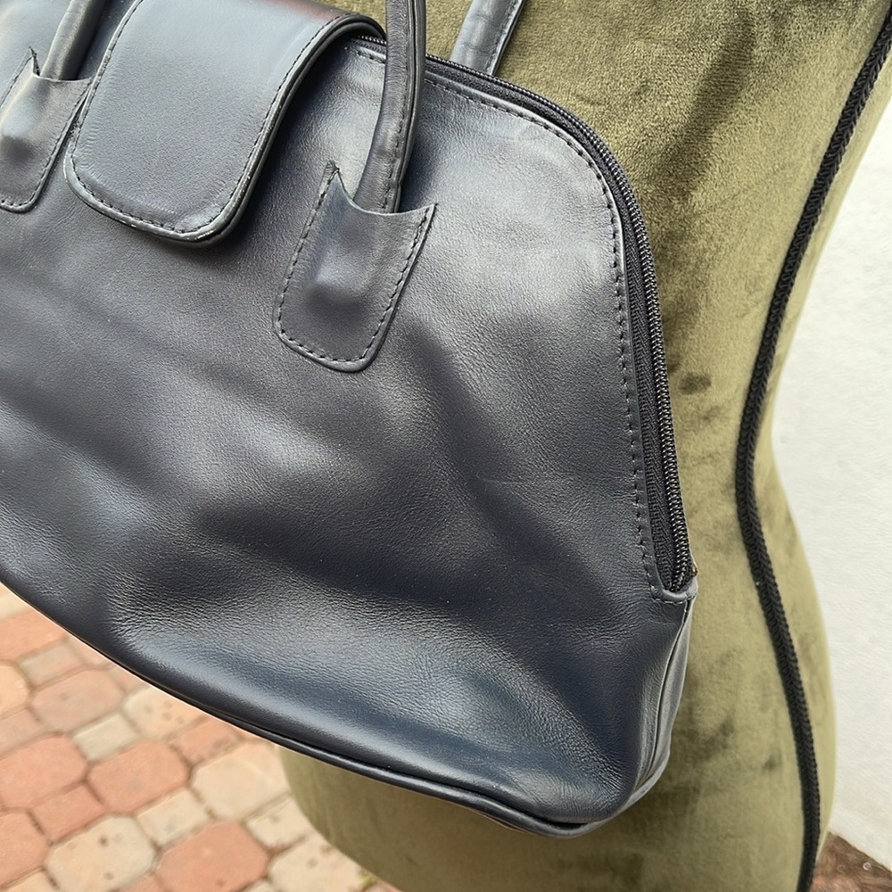 Women’s Hand Bag - Picture 2 of 4
